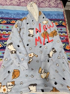Cozy Light Blue Cat Print Sherpa-Lined Hoodie
